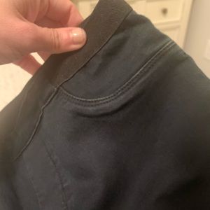 BLANK NYC flare jeans in a super dark wash! Size 29